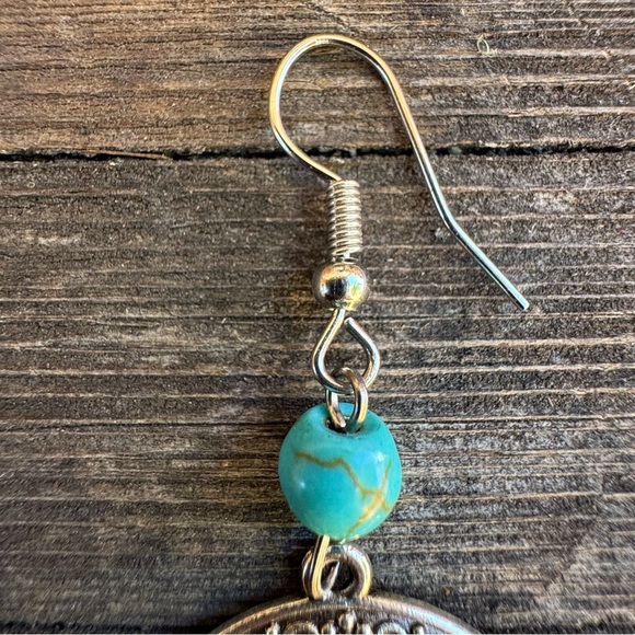 Boho 🌻 Silver Tone Medallion Dangle Drop Earrings Blue Burgundy Enamel Western - Picture 4 of 9